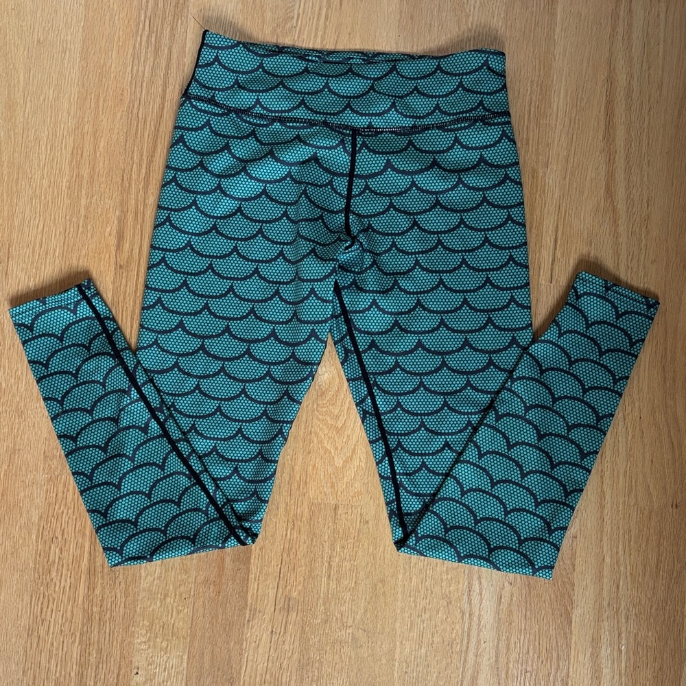 Teal and Black Mermaid Scale Patterned Leggings M